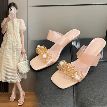 Женские прозрачные шлепанцы на высоком каблуке с жемчугом; коллекция 2023 года; Летние Новые стильные босоножки с розовыми кристаллами и модельные тапочки